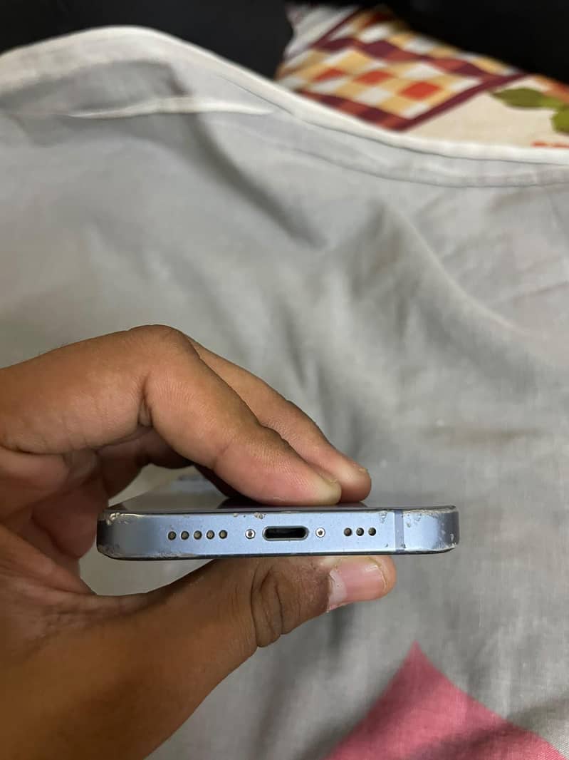 IPhone 14 3