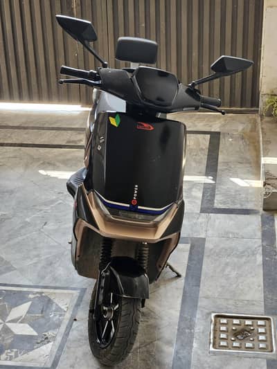 ev united scooty