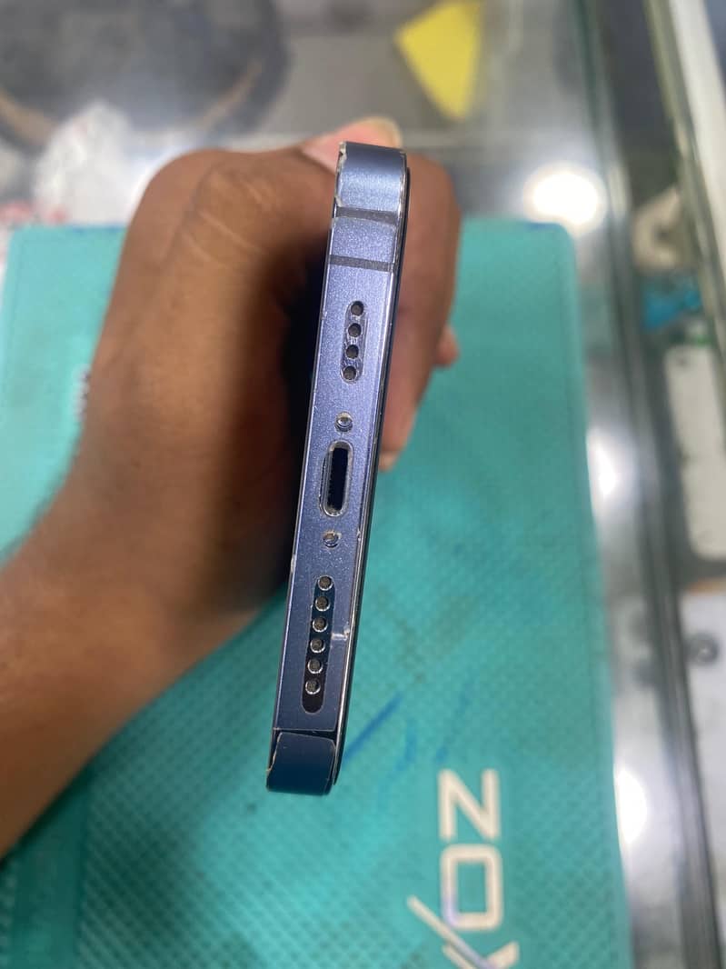 Apple iPhone 13 Pro Max 8