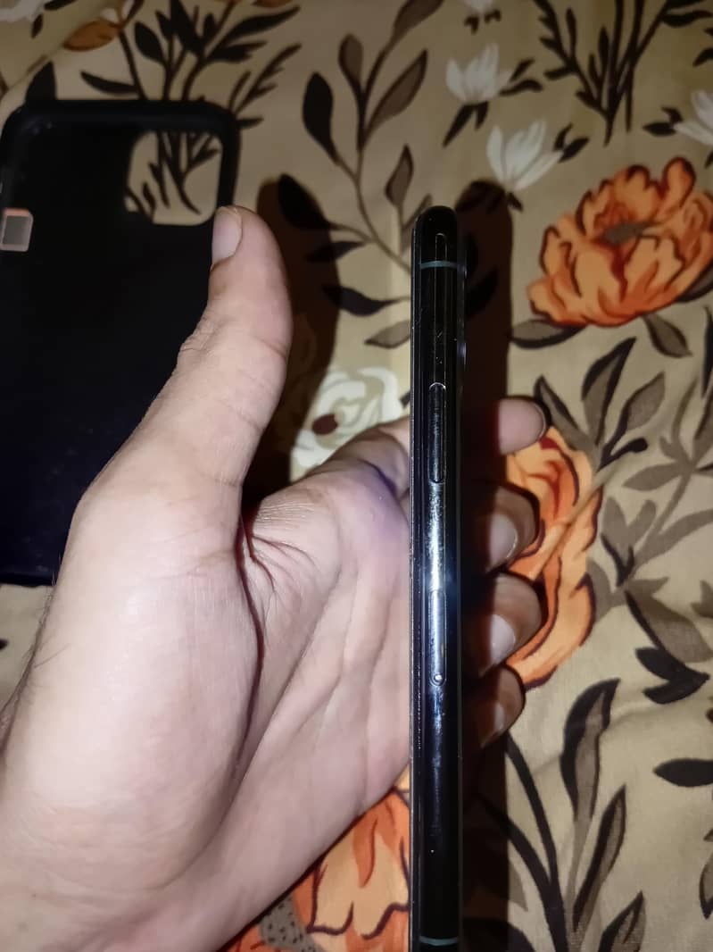 Apple iPhone 11 Pro Max 3