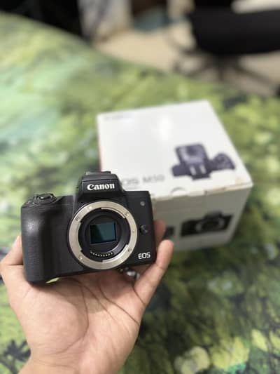 Canon EOS M50 Mirrorless Camera Body Only