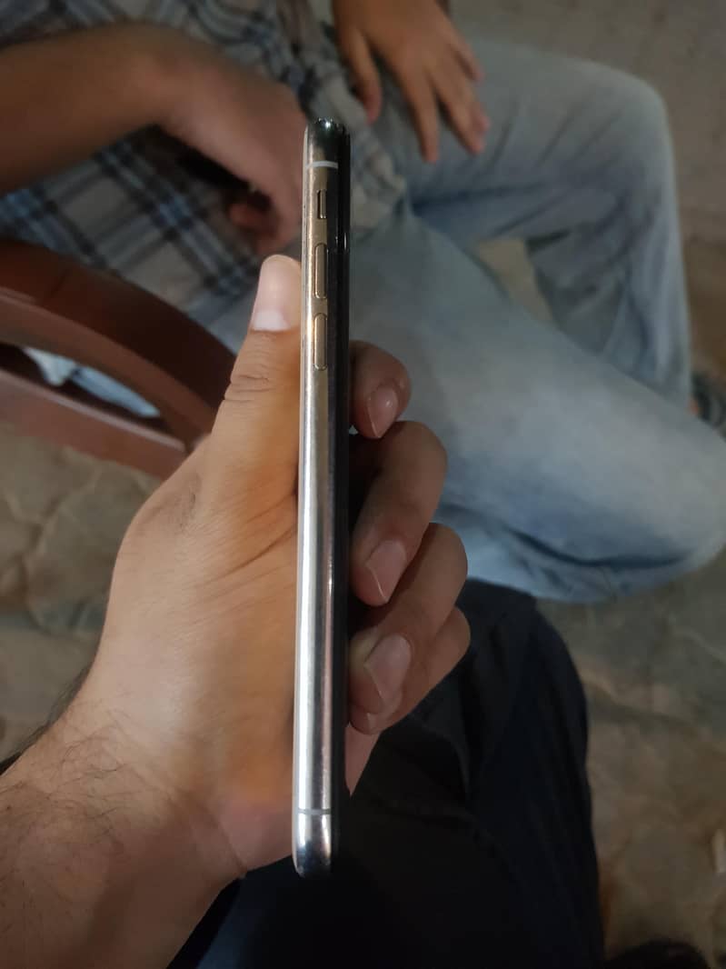 Apple iPhone X 6