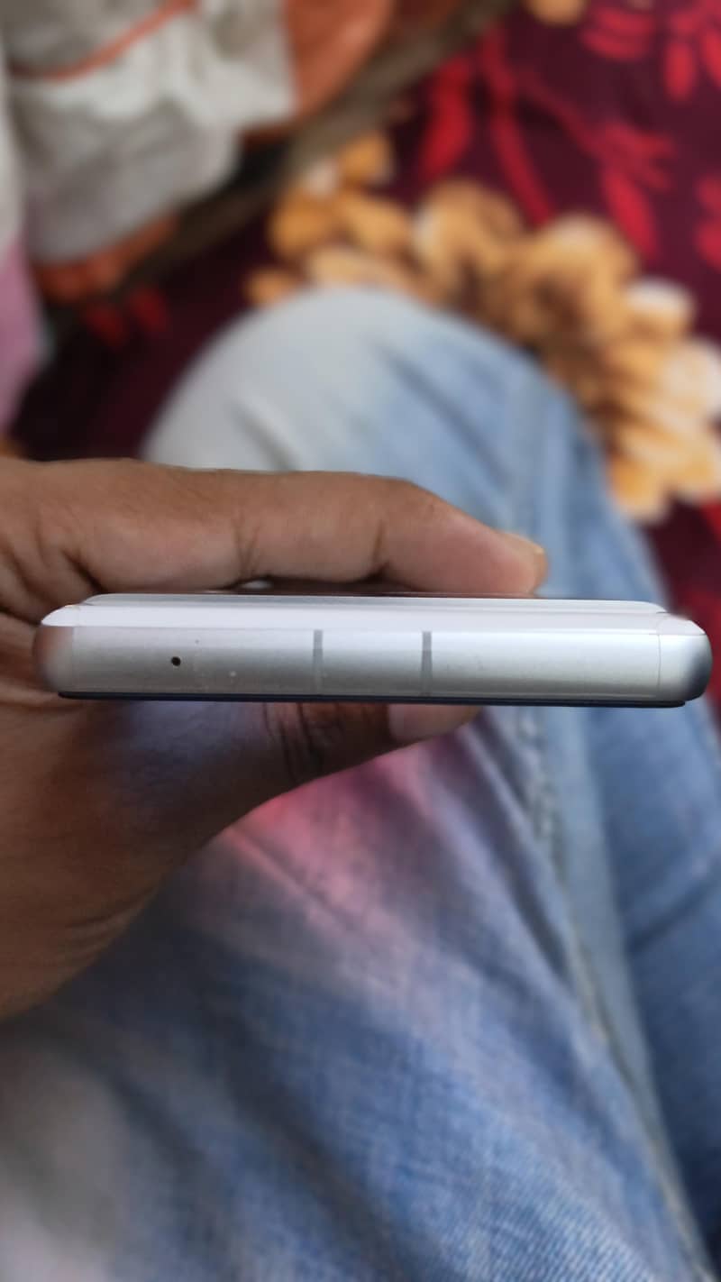 Google Pixel 7a 5