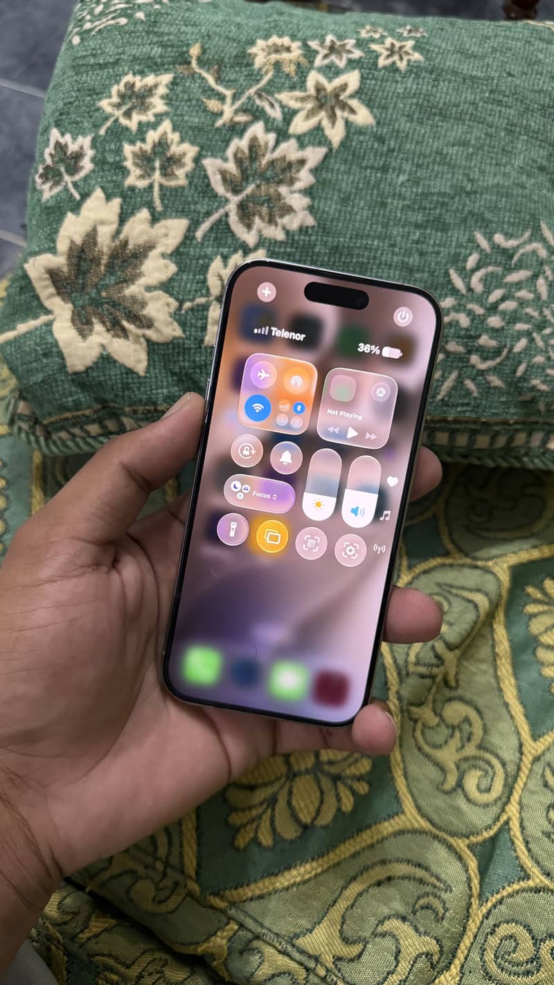 Apple iPhone 15 Pro 3