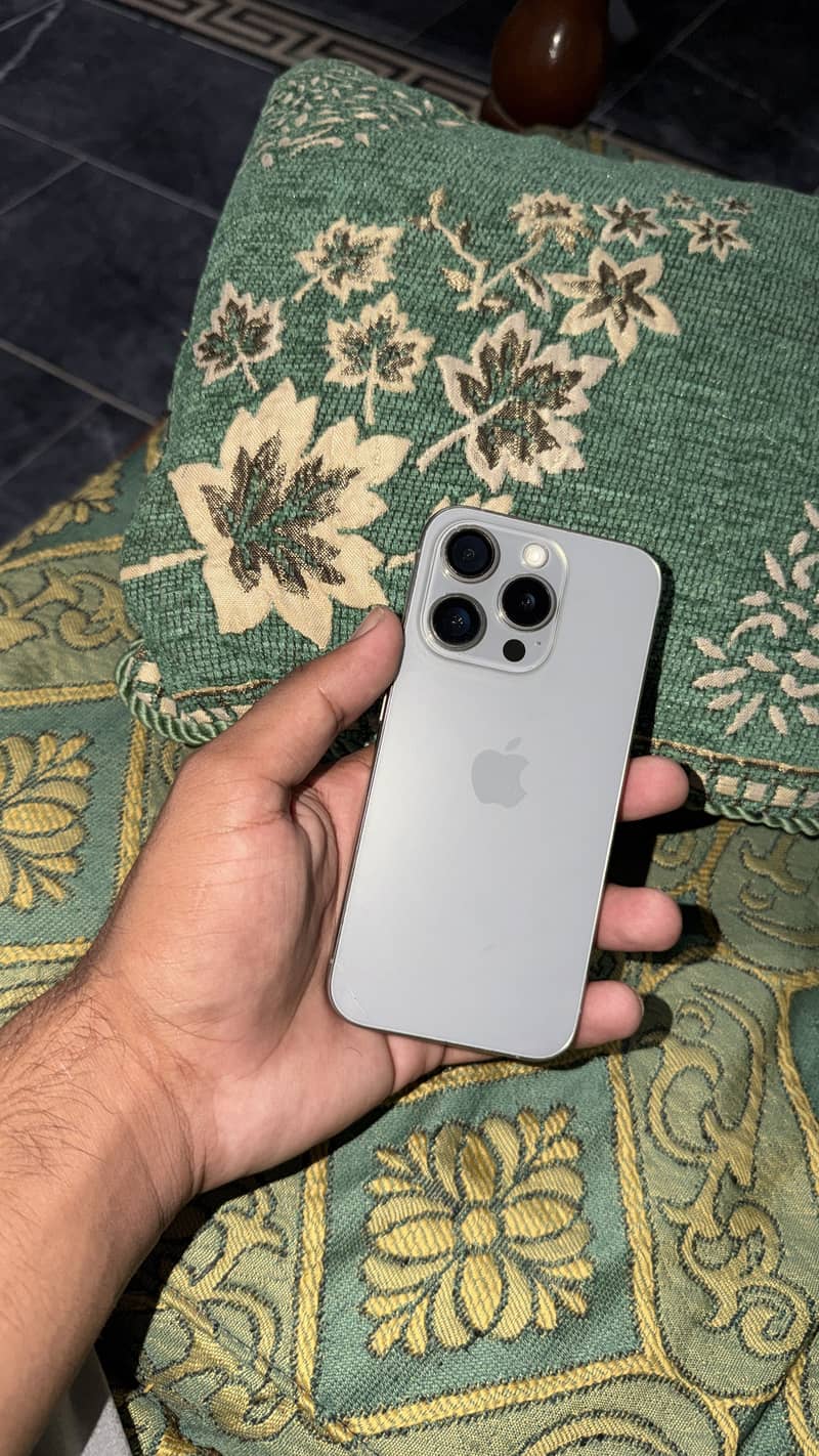 Apple iPhone 15 Pro 9