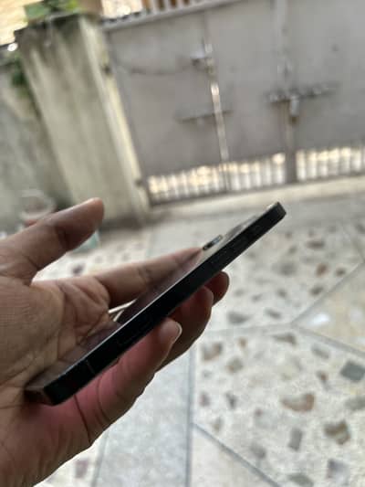 Apple iPhone 16e 128GB complete box