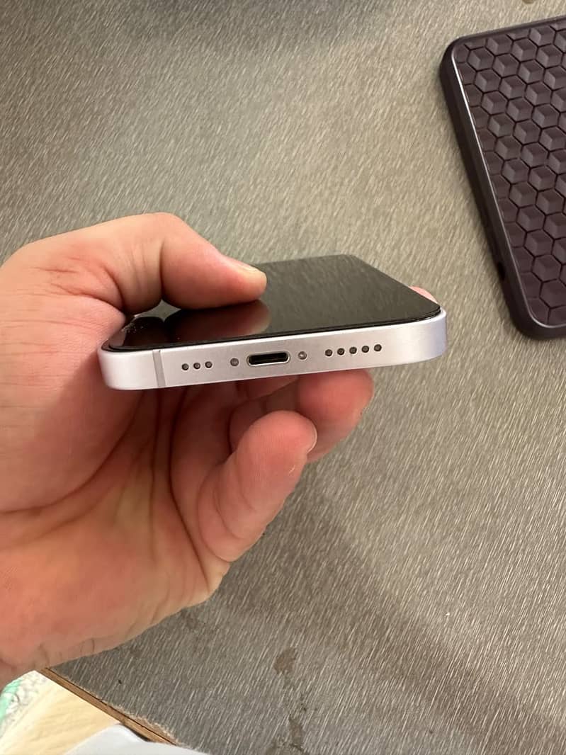 Apple iPhone 14 7