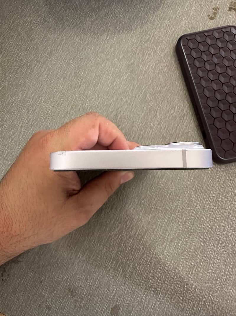 Apple iPhone 14 8