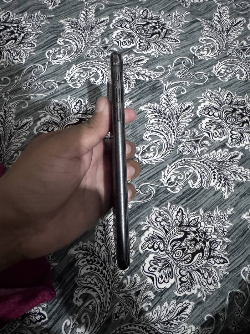 Apple iPhone XS Max 1