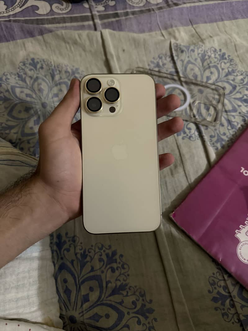 Apple iPhone 14 Pro Max 0