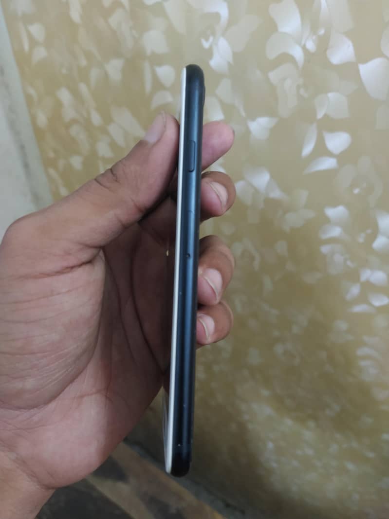 Apple iPhone SE 3