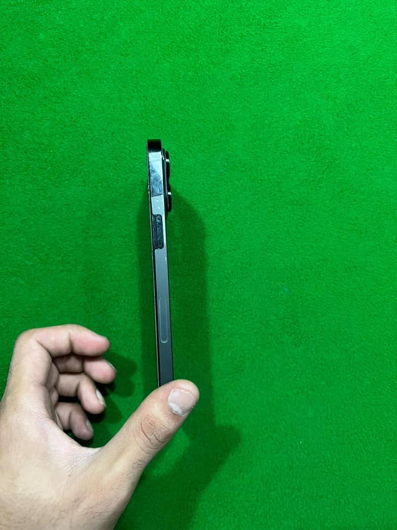 Apple iPhone 14 Pro Max 3