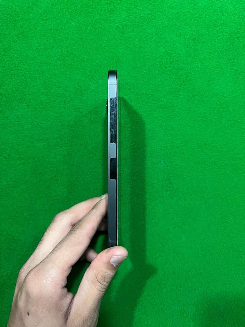 Apple iPhone 14 Pro Max 6