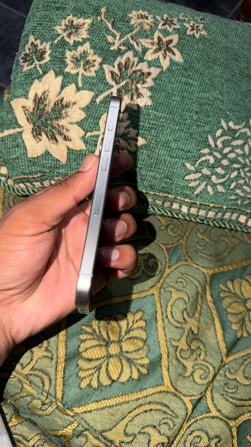 Apple iPhone 15 Pro 5
