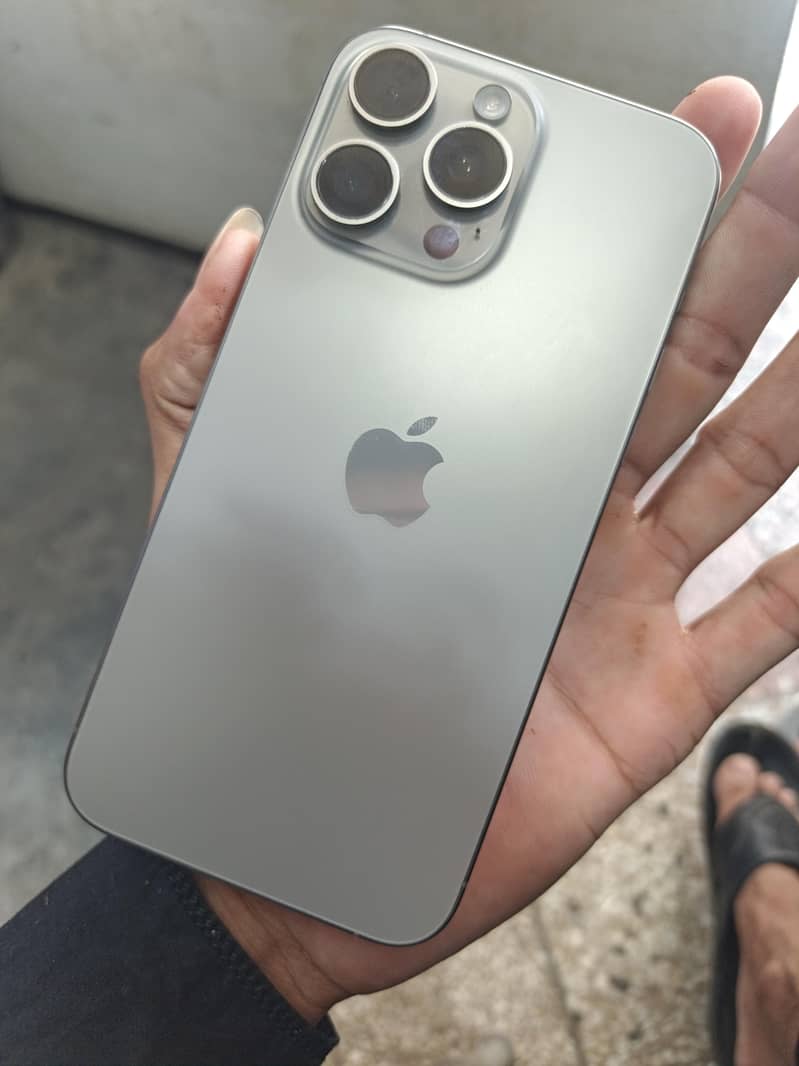 Apple iPhone 13 Pro Max 2