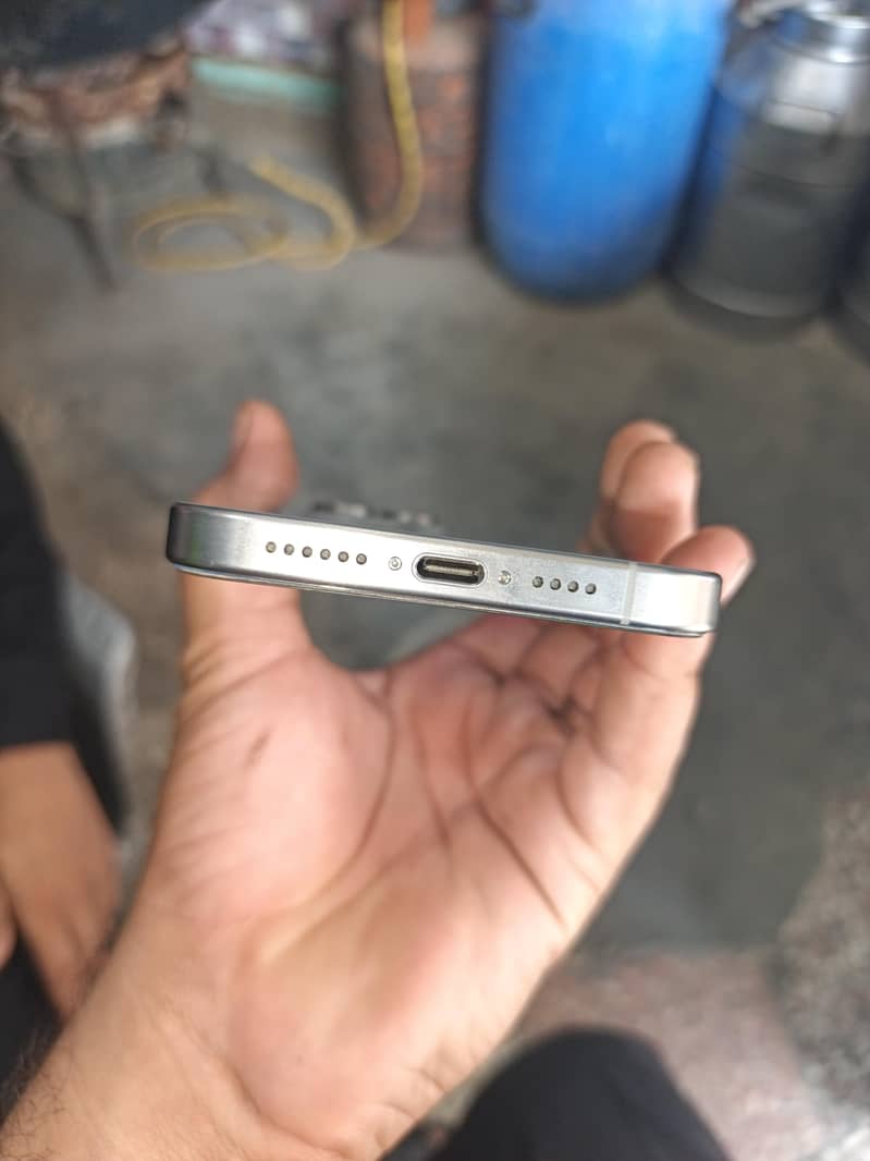 Apple iPhone 13 Pro Max 3