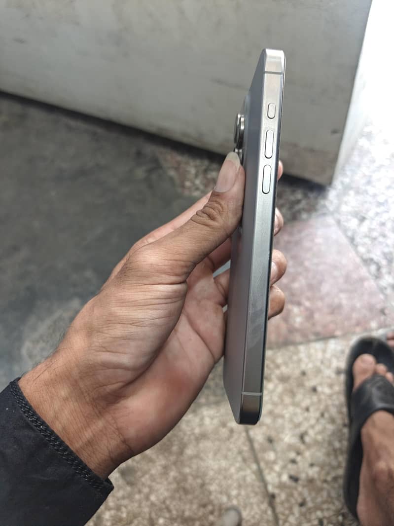 Apple iPhone 13 Pro Max 5
