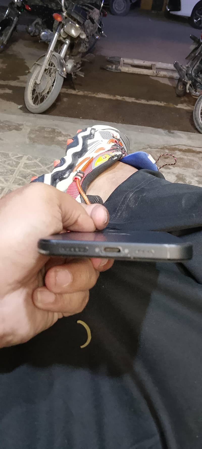 Apple iPhone 16 Plus 1