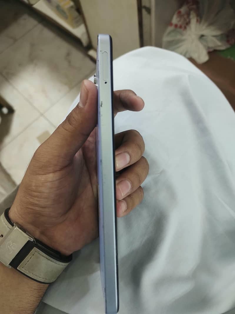 Realme Note 60 4