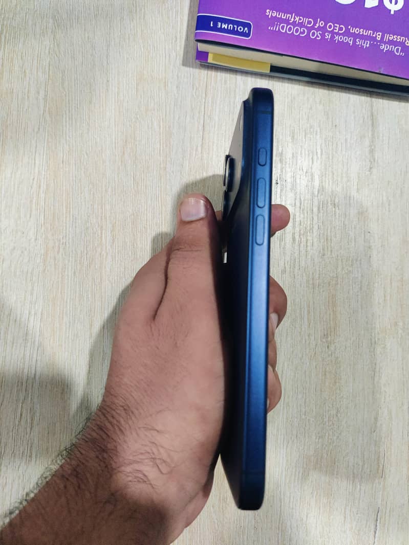 Apple iPhone 17 Pro Max 2