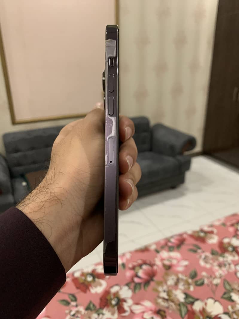 Apple iPhone 14 Pro Max 4