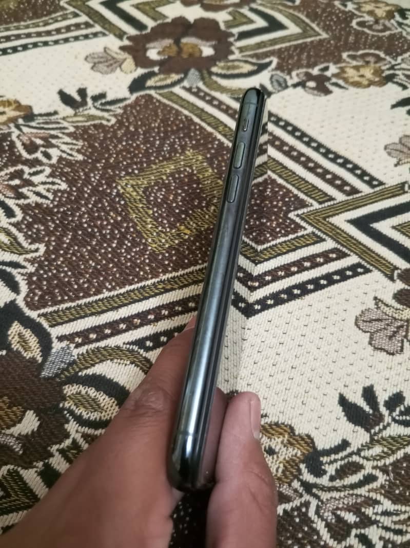 Apple iPhone 11 Pro 3