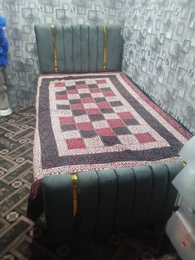 پوشش والے سنگل بیڈ سیٹ
