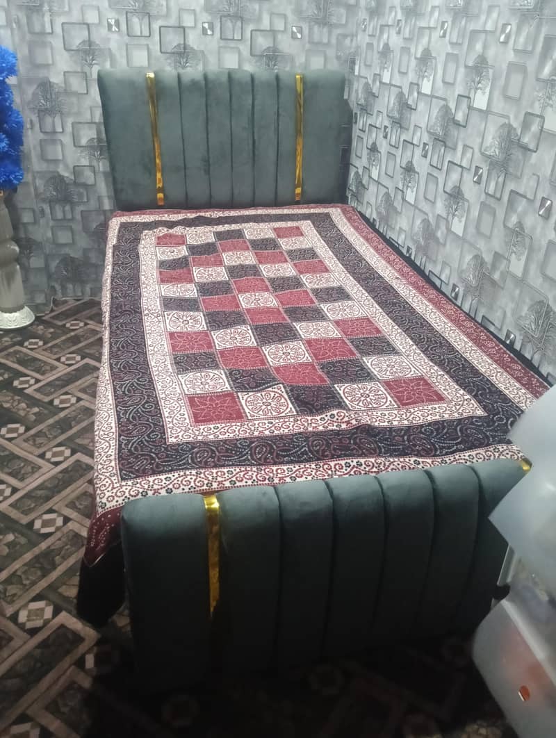 پوشش والے سنگل بیڈ سیٹ 0