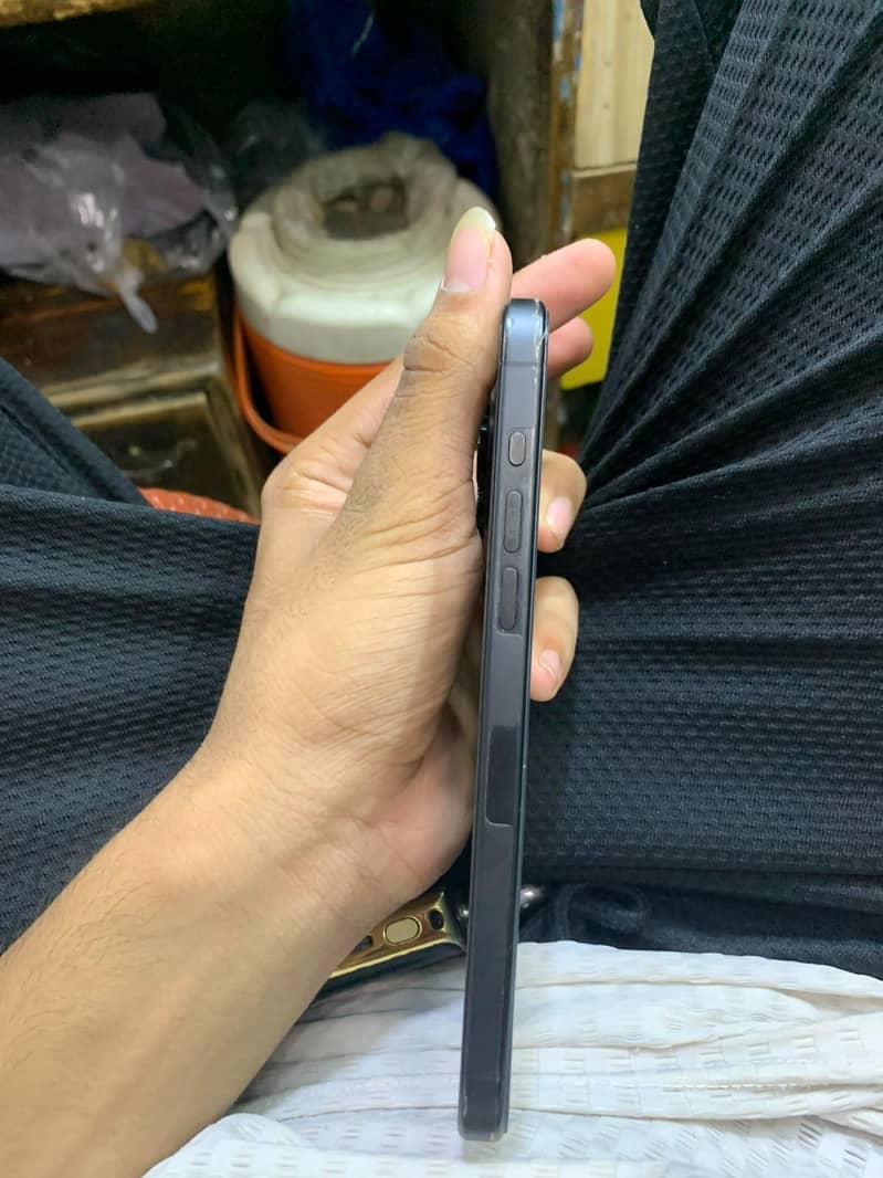 Apple iPhone 15 Pro Max 1