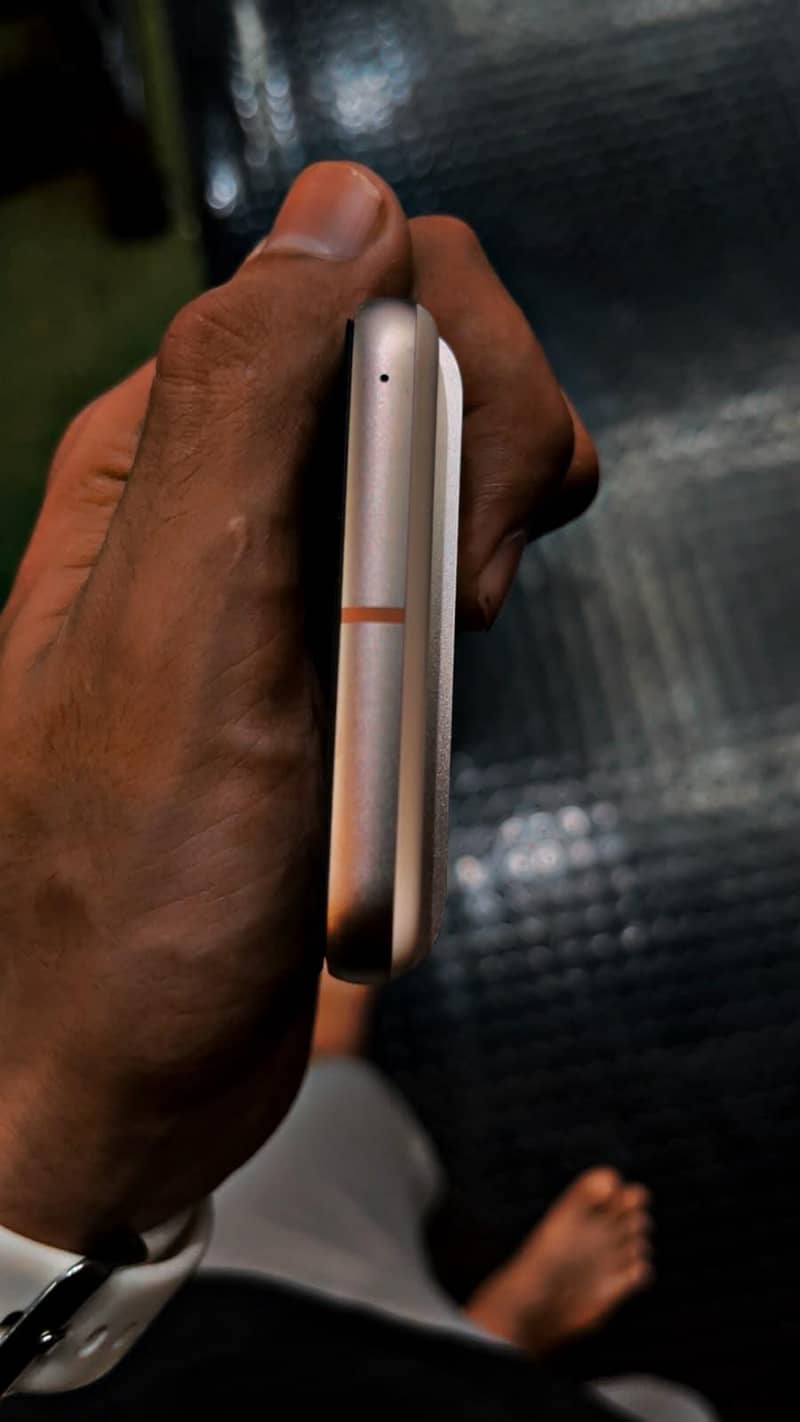 Google Pixel 8 5