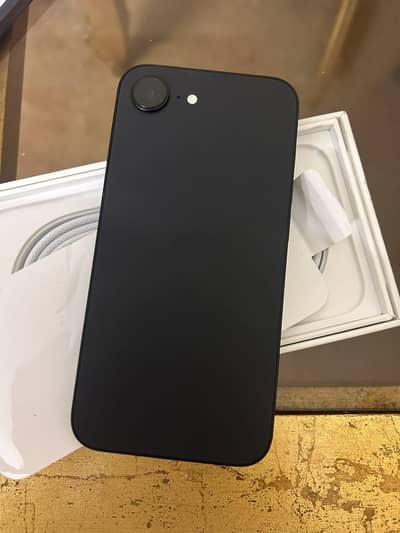Apple iPhone 16e