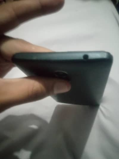 Infinix Hot 4