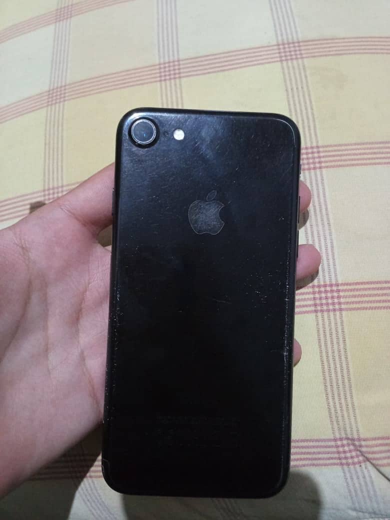 Apple iPhone 7 1