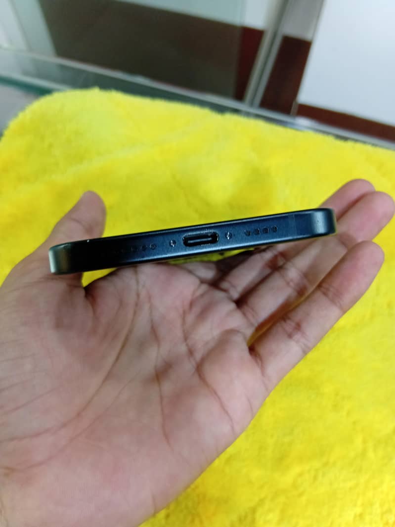 Apple iPhone 15 plus 6