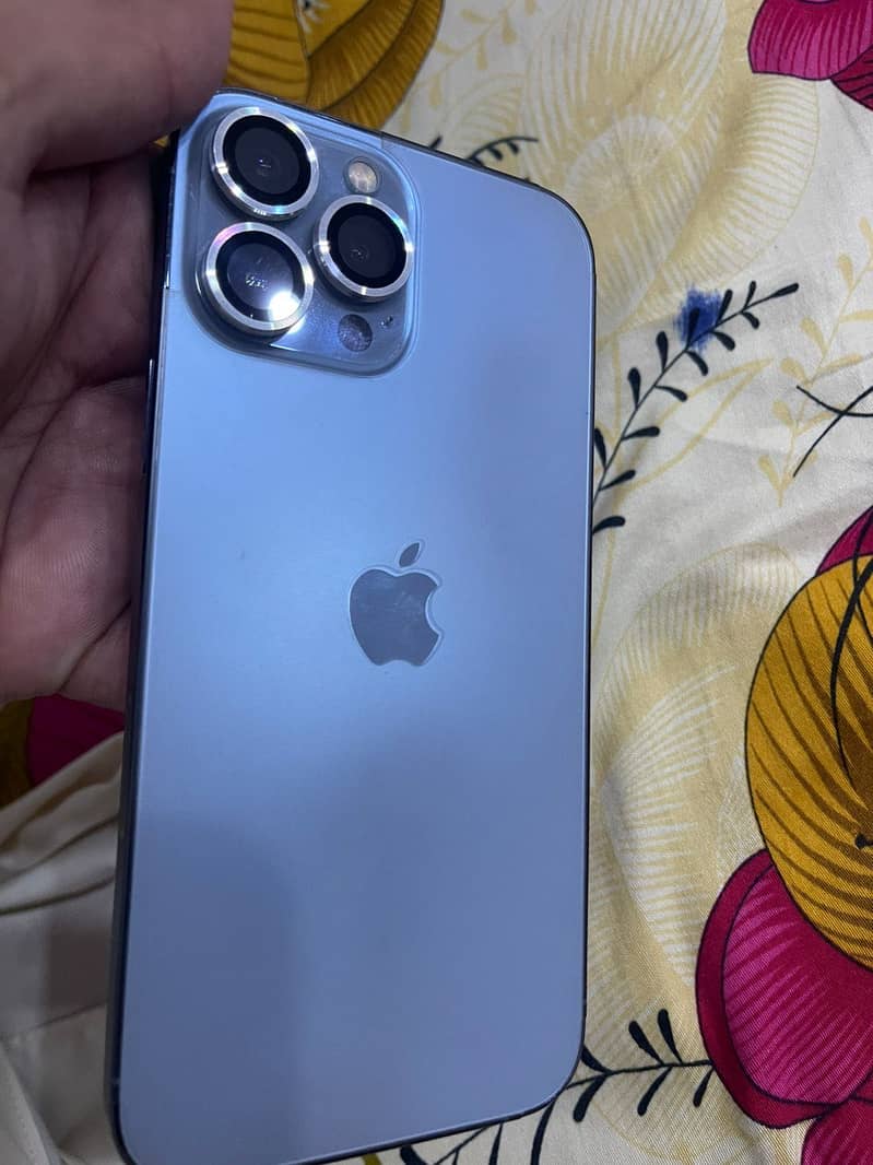 Apple iPhone 13 Pro Max 3