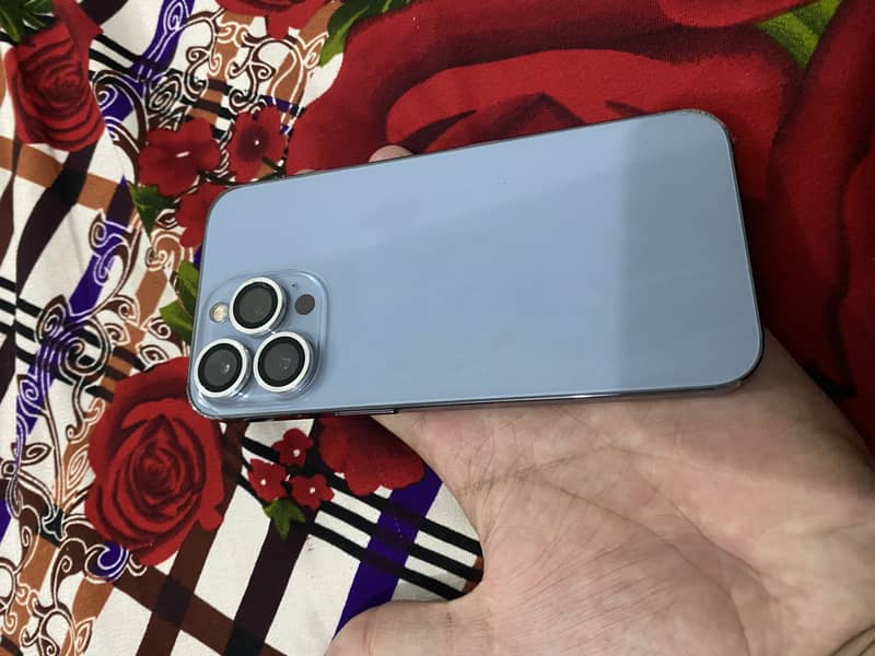 Apple iPhone 13 Pro 1