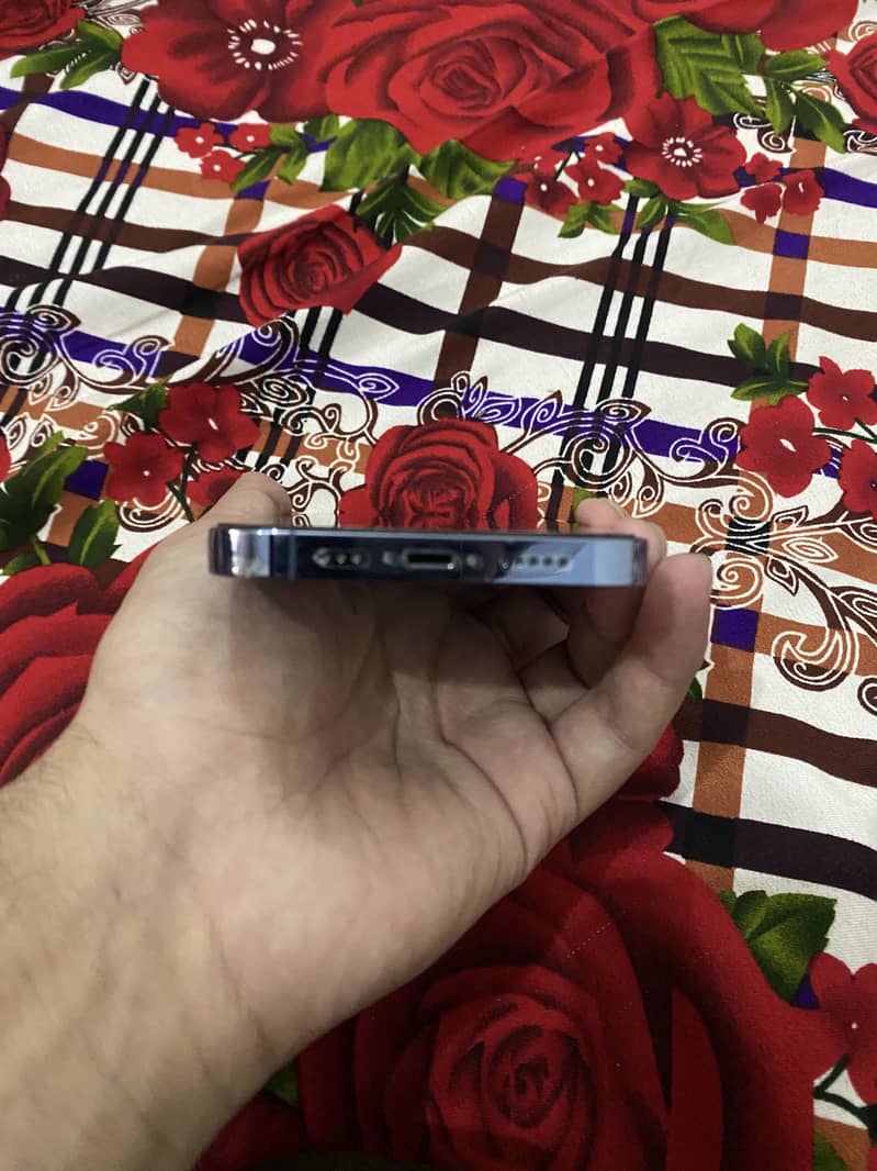 Apple iPhone 13 Pro 4
