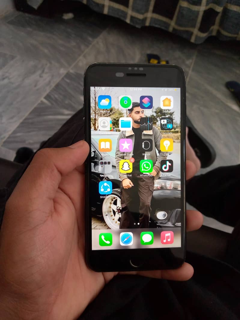 Apple iPhone 7 Plus 3