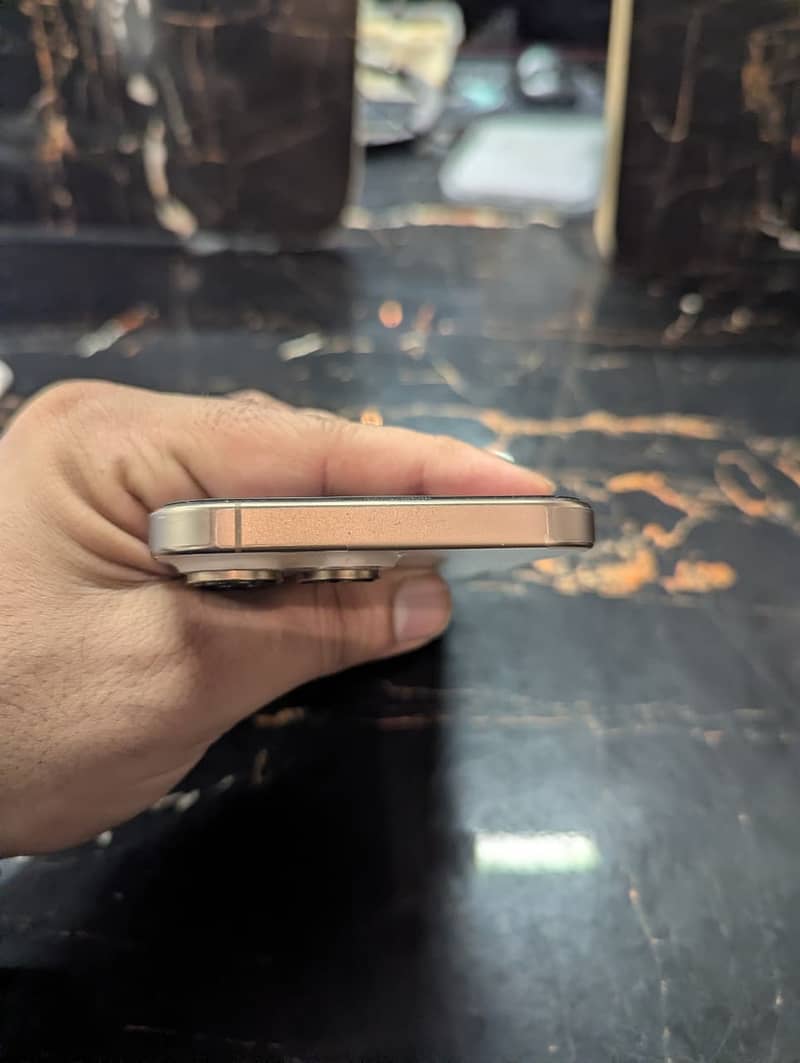 Apple iPhone 16 Pro Max 3