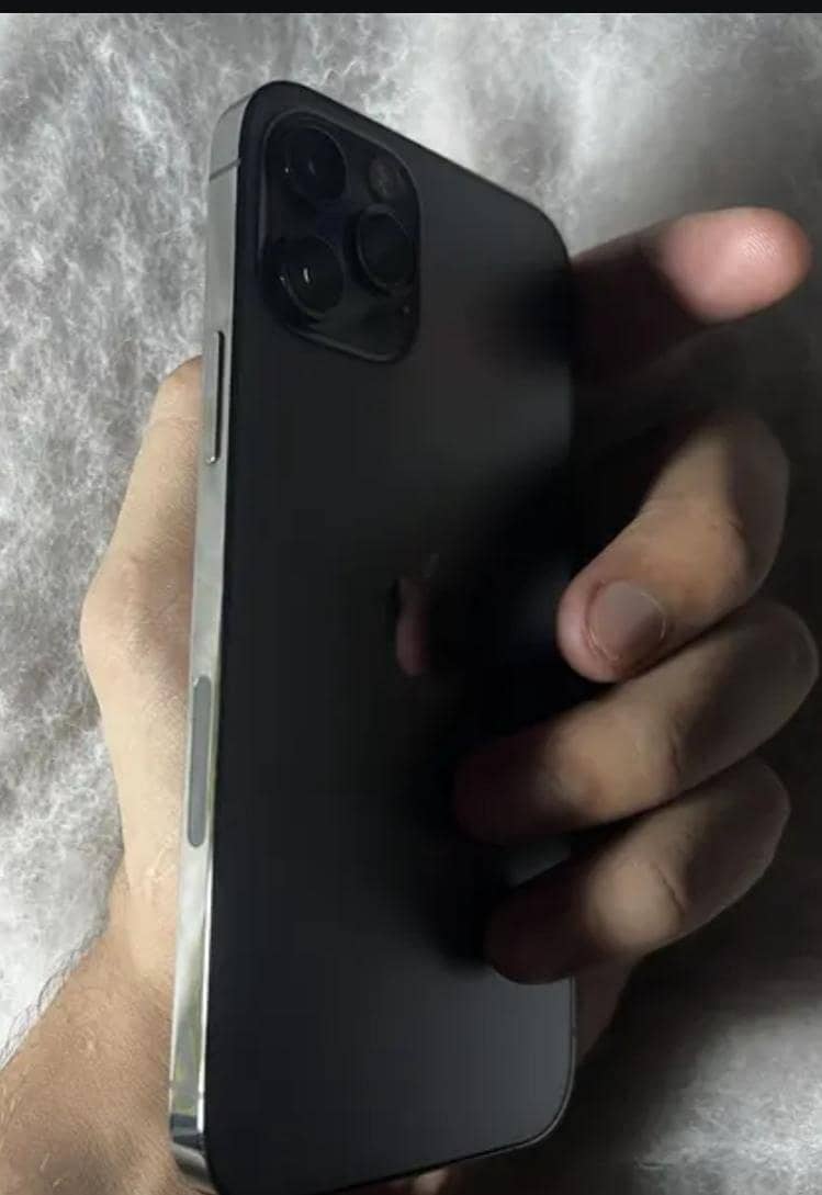 Apple iPhone 12 Pro 1