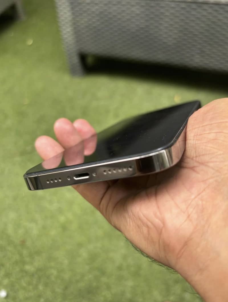 Apple iPhone 13 Pro Max 2