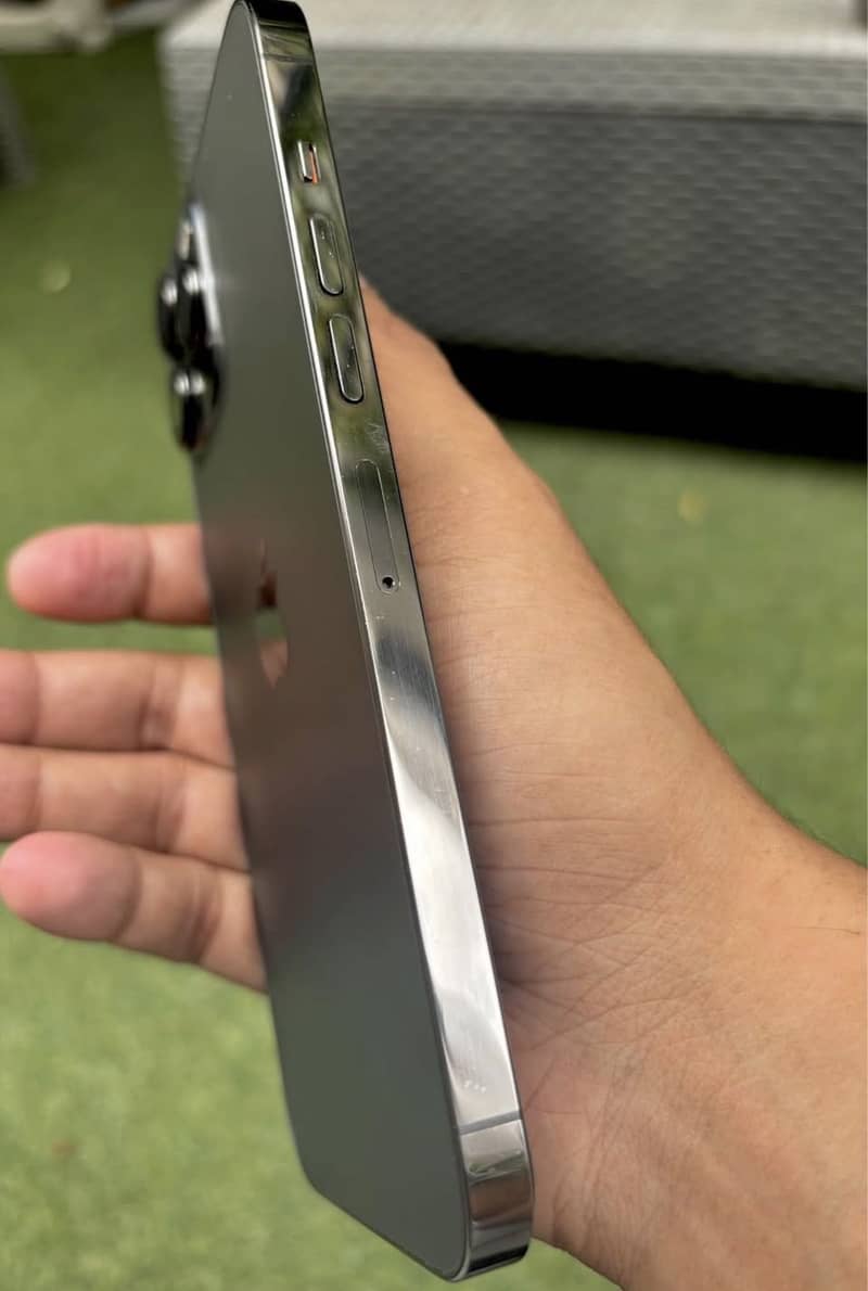 Apple iPhone 13 Pro Max 3