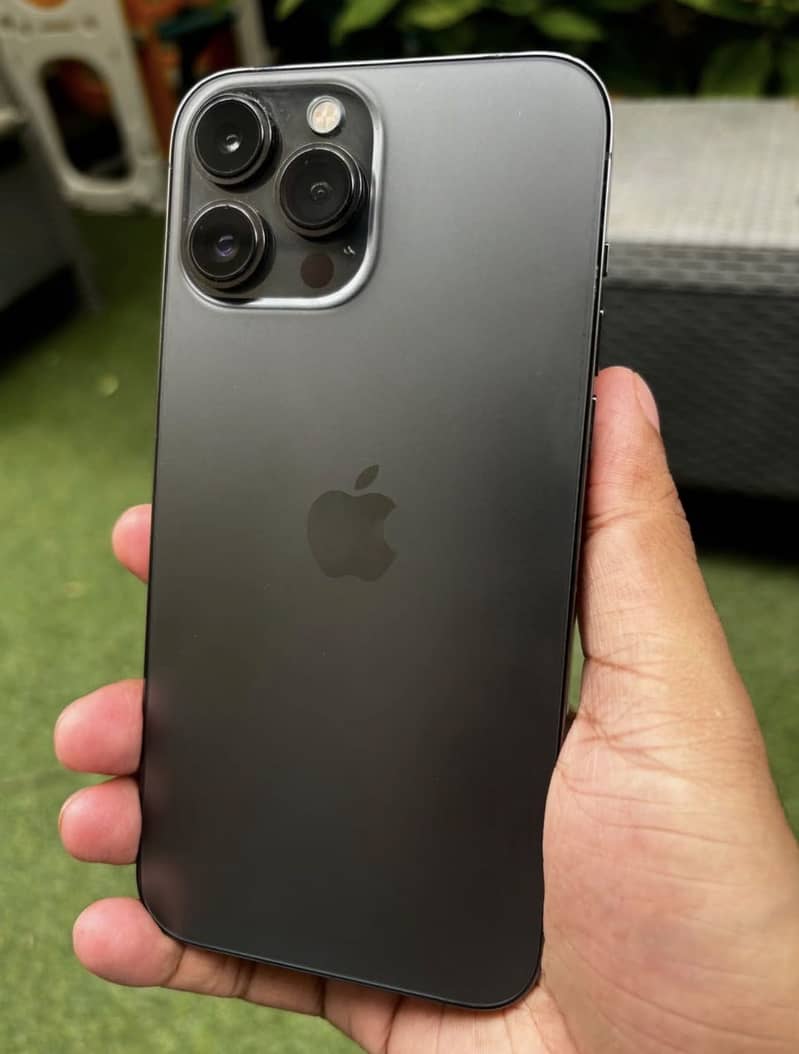 Apple iPhone 13 Pro Max 4