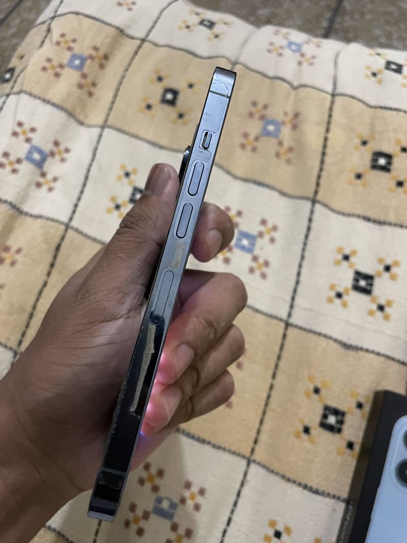 Apple iPhone 13 Pro 4