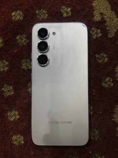 Tecno spark 40 pro 12 256 with box hai