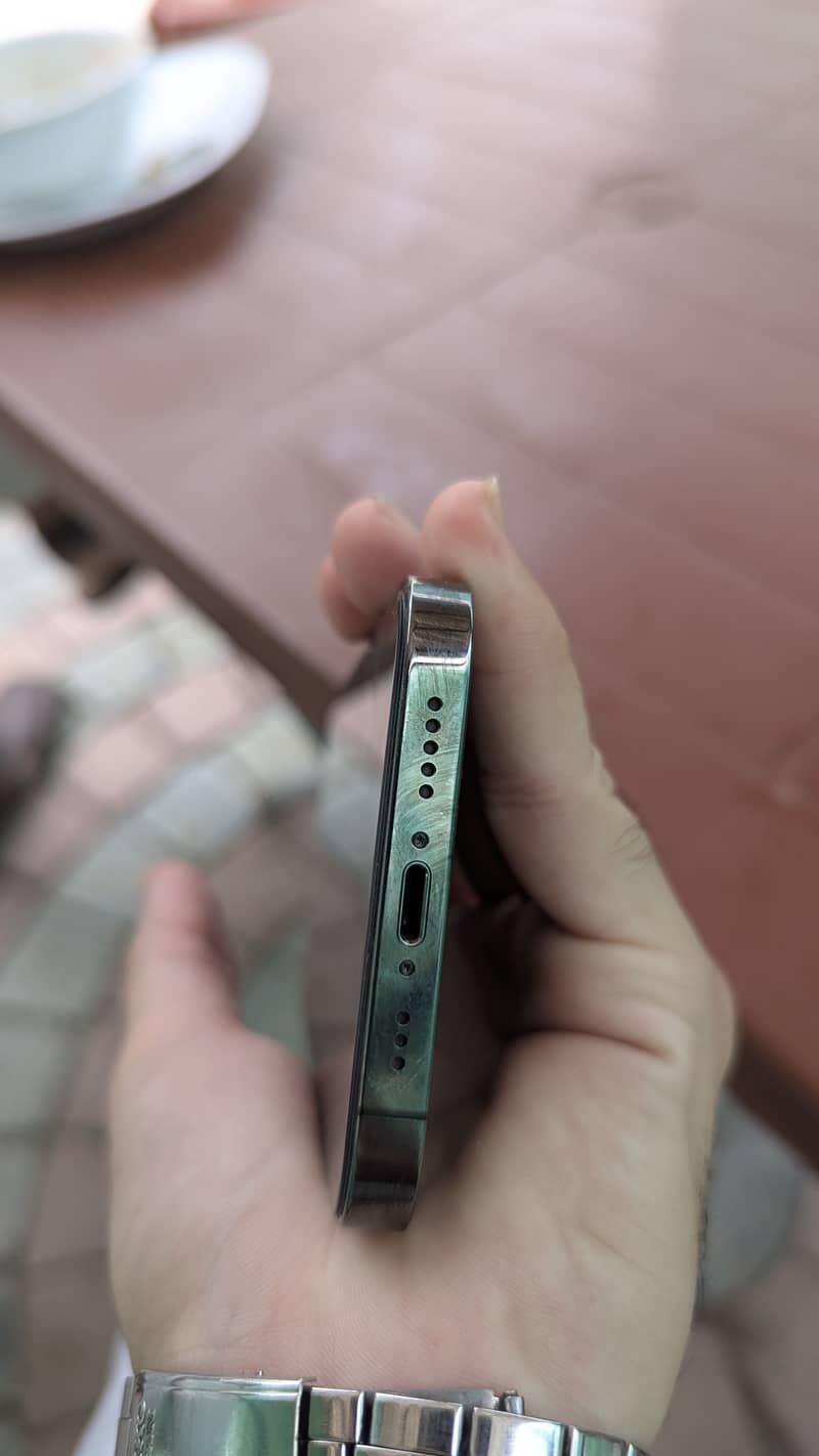 Apple iPhone 12 Pro 6