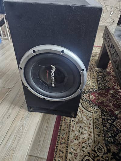 CAR WOOFER AND AMPLIFIER