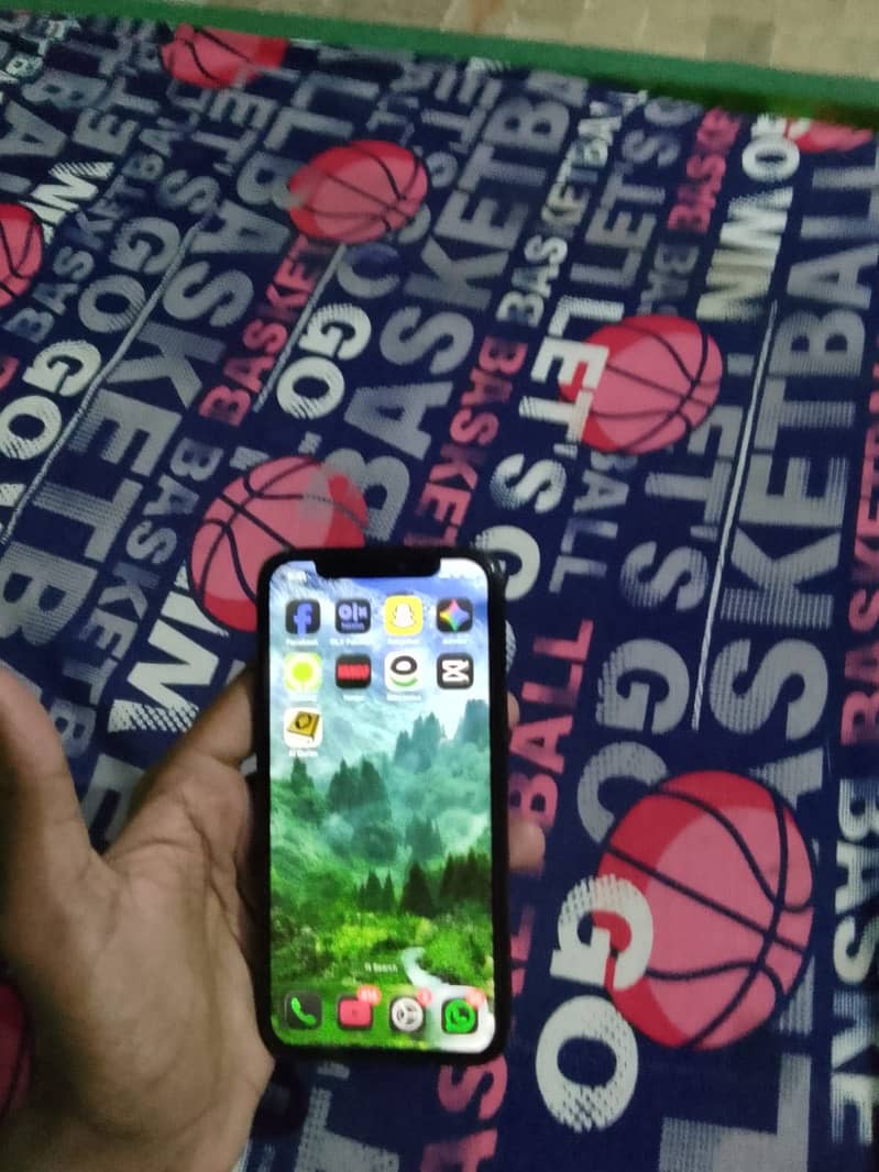 Apple iPhone 11 Pro 4