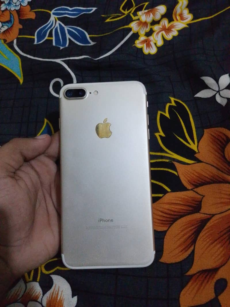 Apple iPhone 7 Plus 1