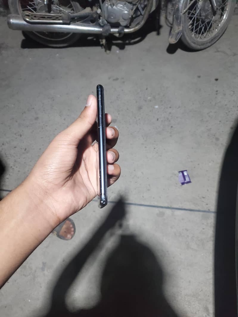 Apple iPhone 7 Plus 3